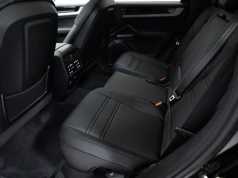 Certified 2026 Porsche Cayenne S AWD/4WD image 35
