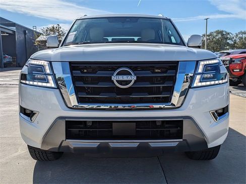 Used 2024 Nissan Armada SL w/ Captain's Chairs Package image 3