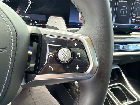 Used 2026 BMW 740i w/ Premium Package RWD image 17