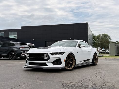 Used 2025 Ford Mustang GT Premium w/ GT Performance Package RWD image 2