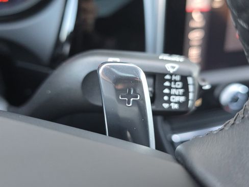 Certified 2025 Porsche Macan image 26