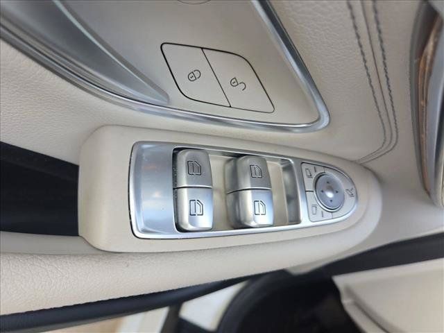 Used 2018 Mercedes-Benz C 300 4MATIC Cabriolet image 12