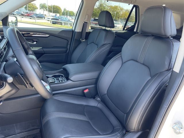 Used 2025 Honda Pilot Touring image 14