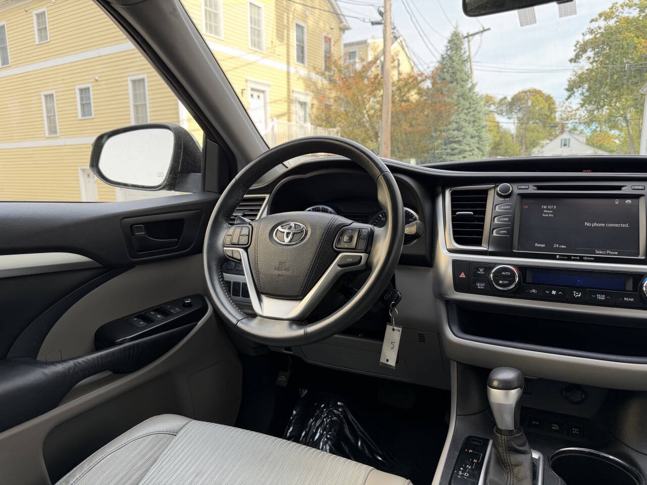 Used 2016 Toyota Highlander Plus AWD/4WD image 26