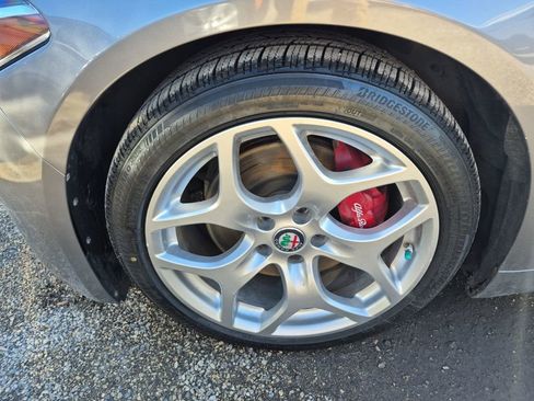 Used 2021 Alfa Romeo Giulia Ti RWD image 23