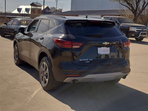 Used 2023 Chevrolet Blazer LT image 2