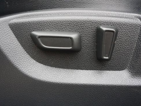 Used 2018 Mitsubishi Eclipse Cross SEL image 11