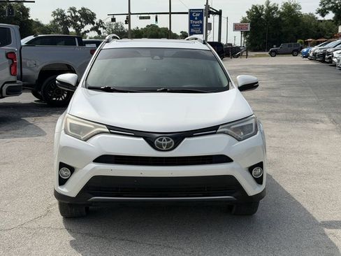 Used 2018 Toyota RAV4 Limited FWD image 3