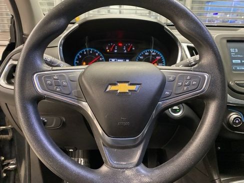 Used 2018 Chevrolet Equinox LT image 14
