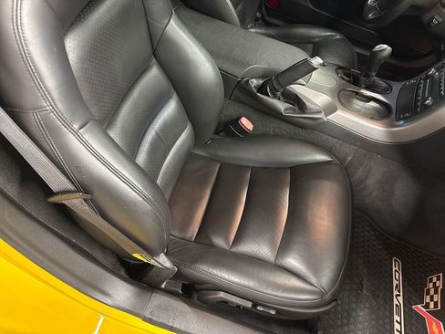 Used 2006 Chevrolet Corvette Coupe w/ Preferred Equipment Group image 45