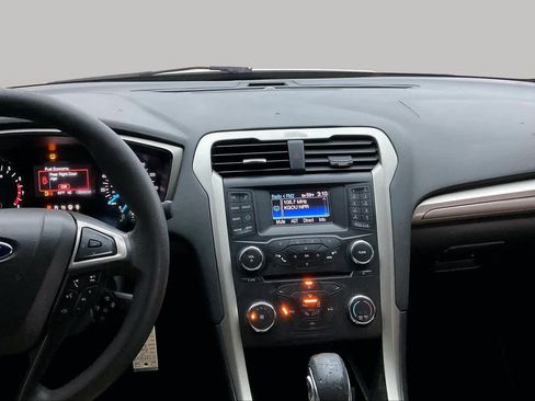 Used 2014 Ford Fusion SE FWD image 8
