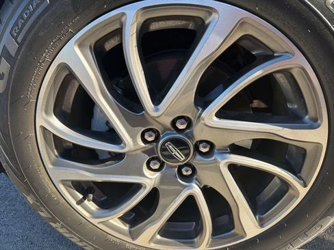 Used 2022 Lincoln Corsair AWD w/ Equipment Group 101A image 24