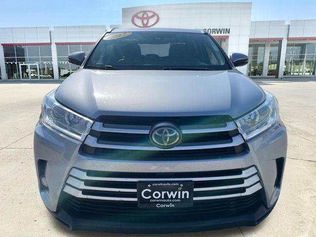 Used 2017 Toyota Highlander XLE AWD/4WD image 8