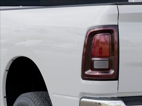 New 2026 RAM 2500 Tradesman AWD/4WD image 9