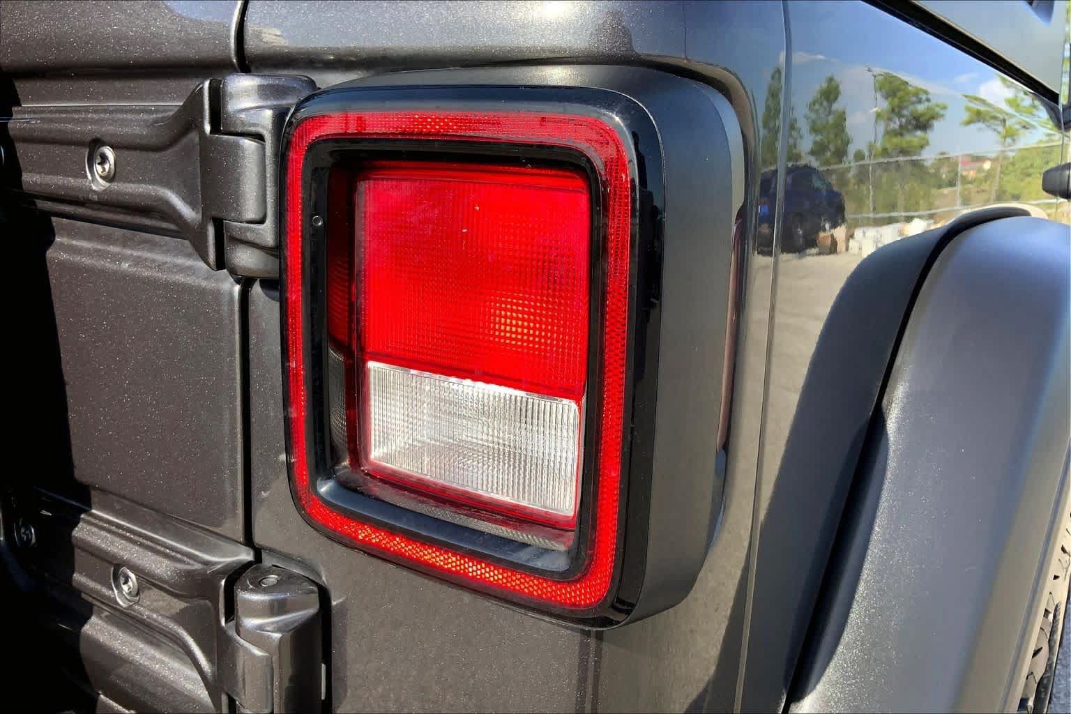 Used 2022 Jeep Wrangler Unlimited Sport AWD/4WD image 30