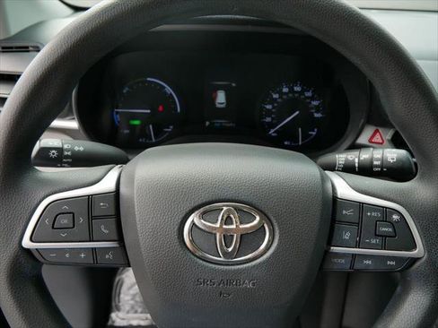Certified 2021 Toyota Sienna LE FWD image 19