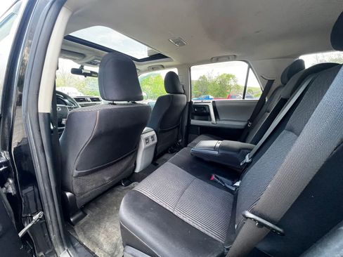 Used 2011 Toyota 4Runner SR5 w/ Convenience Pkg AWD/4WD image 10