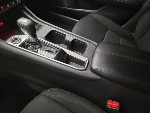 Used 2025 Nissan Sentra SV FWD image 26