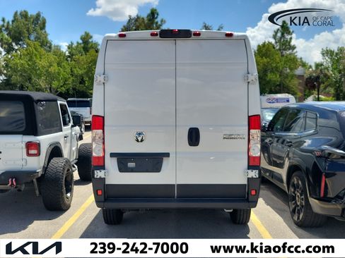 Used 2025 RAM ProMaster 2500 w/ Convenience Group FWD image 5