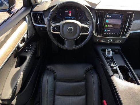 Used 2022 Volvo S90 B6 Inscription w/ Advanced Package image 26