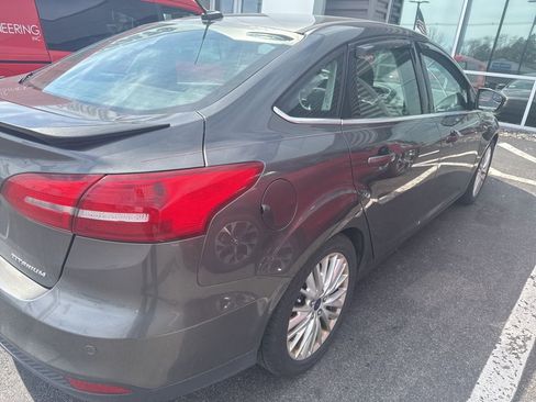 Used 2016 Ford Focus Titanium image 5