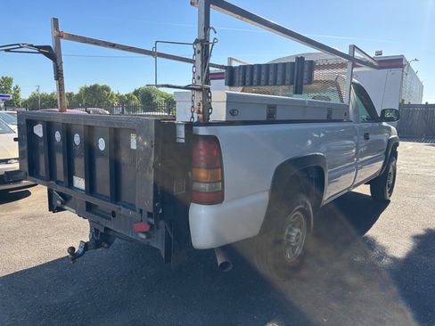 Used 2006 GMC Sierra 2500 W/T RWD image 4