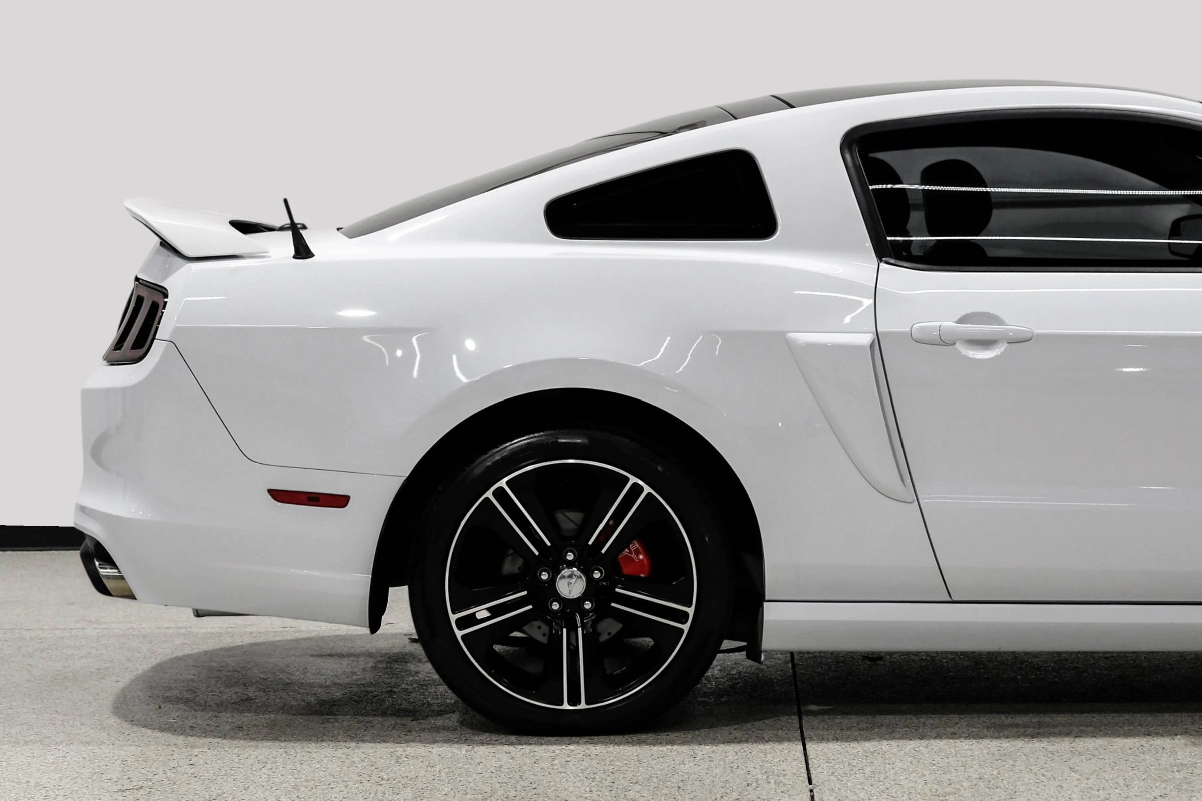 Used 2014 Ford Mustang GT Premium w/ Electronics Package RWD image 12