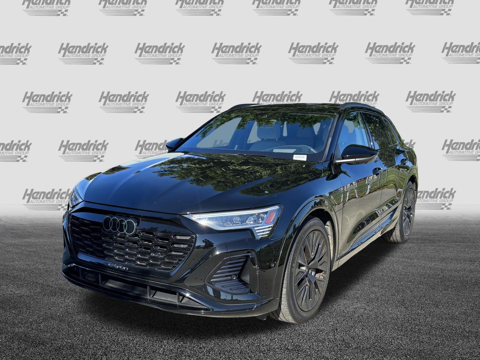 Used 2024 Audi Q8 e-tron Prestige w/ Prestige Package AWD/4WD image 5