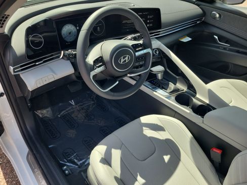 New 2026 Hyundai Elantra Limited FWD image 16