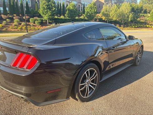 Used 2015 Ford Mustang Premium RWD image 7