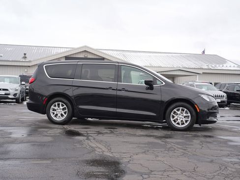 Used 2020 Chrysler Voyager LX FWD image 2