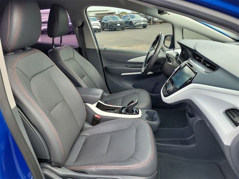 Certified 2017 Chevrolet Bolt Premier w/ Driver Confidence II Package image 28