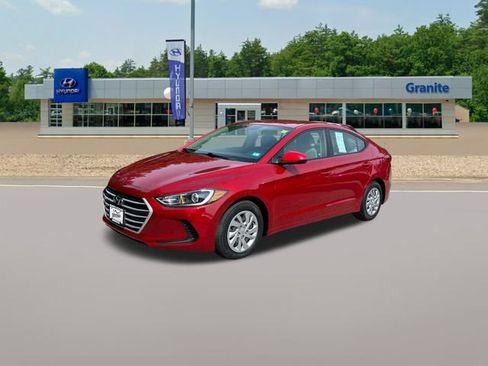 Used 2017 Hyundai Elantra SE w/ Cargo Package FWD image 3