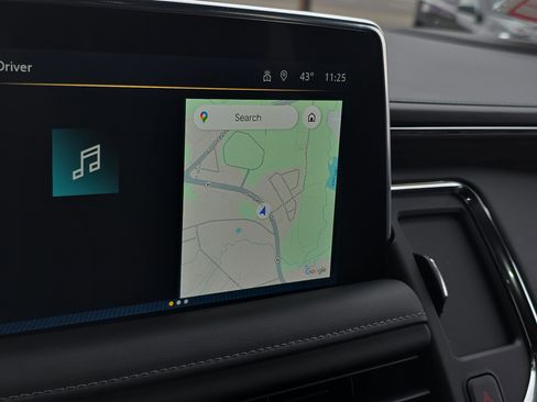 Used 2022 Chevrolet Tahoe Z71 w/ Luxury Package image 31