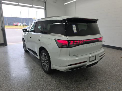 New 2026 INFINITI QX80 Luxe w/ Cargo Package RWD image 3