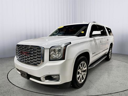 Used 2019 GMC Yukon XL Denali image 12