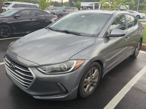Used 2018 Hyundai Elantra Value Edition w/ Cargo Package FWD image 2