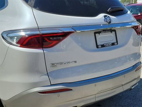 Used 2022 Buick Enclave Essence image 6