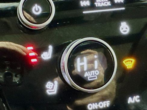 Used 2023 INFINITI QX60 Luxe image 4