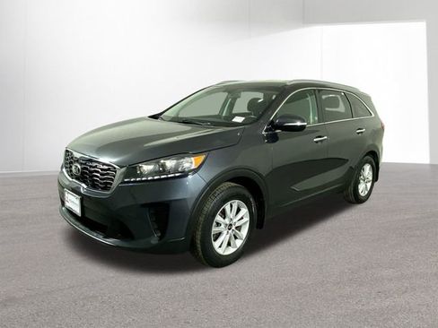 Used 2019 Kia Sorento LX w/ LX Convenience Package image 2