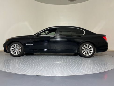 Used 2015 BMW 740Li image 2