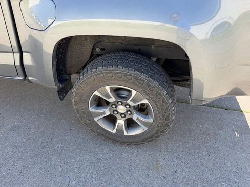 Used 2019 Chevrolet Colorado Z71 AWD/4WD image 6