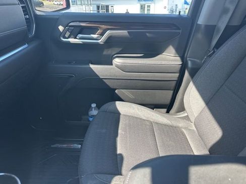 Used 2022 Chevrolet Silverado 1500 LT AWD/4WD image 9