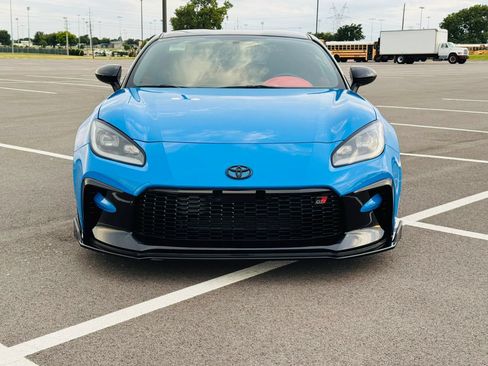 Used 2023 Toyota GR86 Premium RWD image 2
