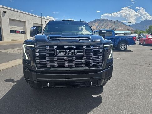 Used 2025 GMC Sierra 3500 Denali Ultimate AWD/4WD image 2