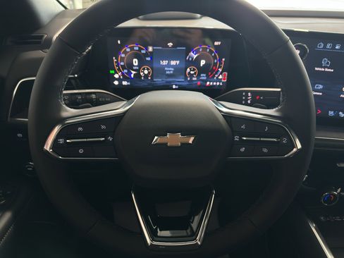 New 2025 Chevrolet Suburban Premier image 9