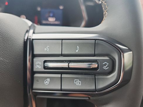 New 2025 GMC Canyon AT4 w/ Nightfall Edition image 18