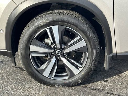 Used 2021 Nissan Rogue Platinum image 9