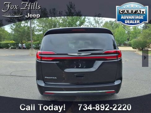 Used 2026 Chrysler Pacifica Select FWD image 7