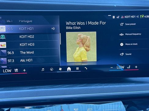 Used 2023 BMW 740i image 23